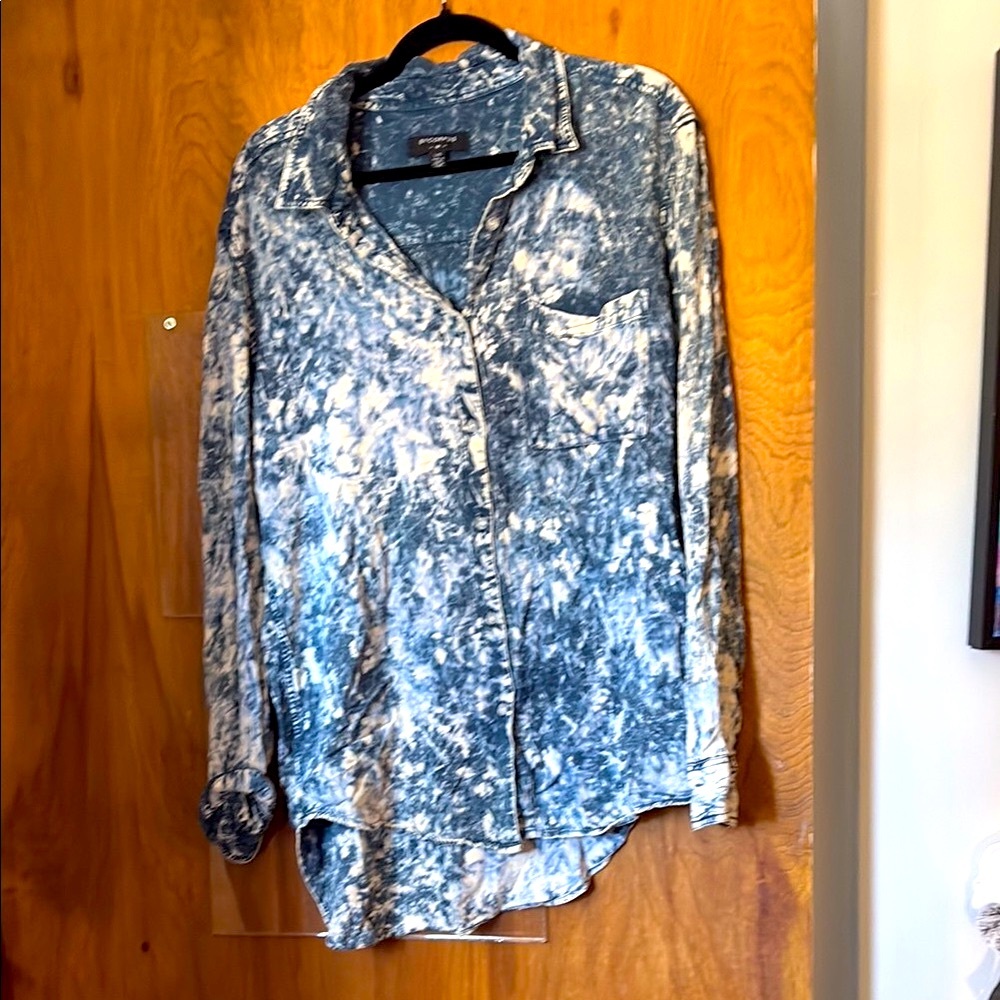 Urban Outfitters by corpus Women’s Acid Wash Button Down Shirt